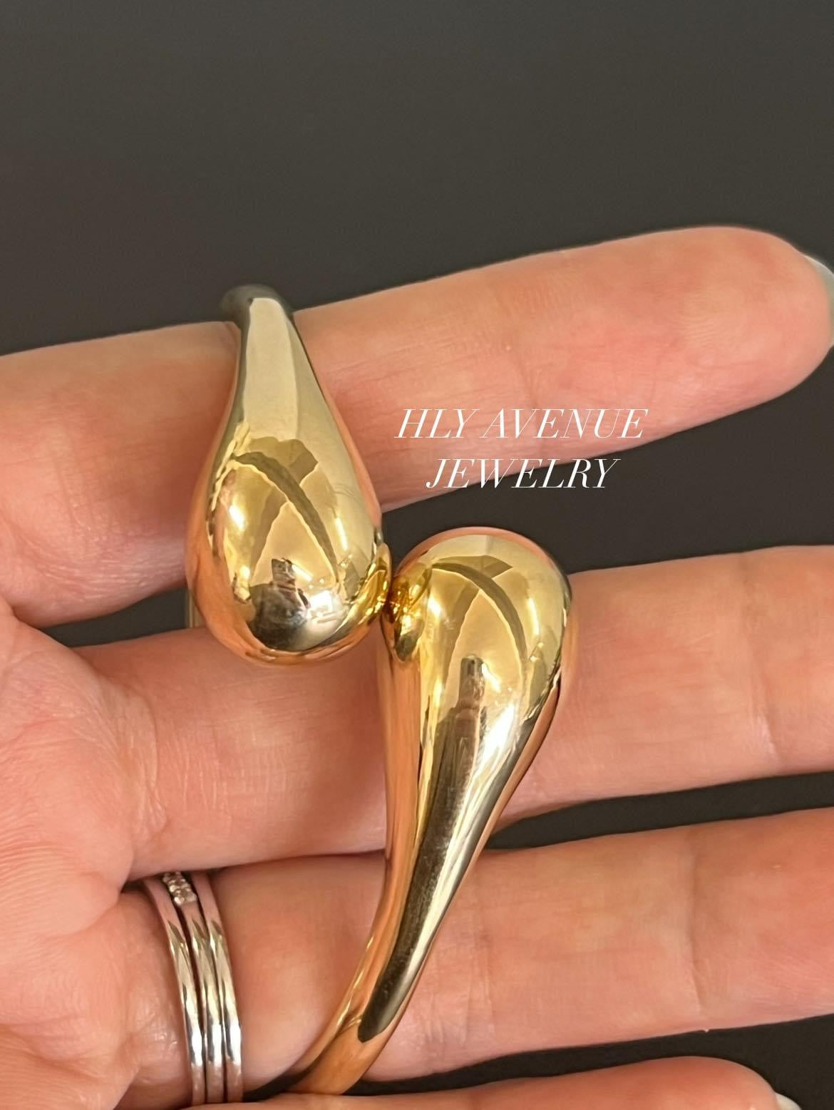K18 Japan Gold Teardrop Bangle