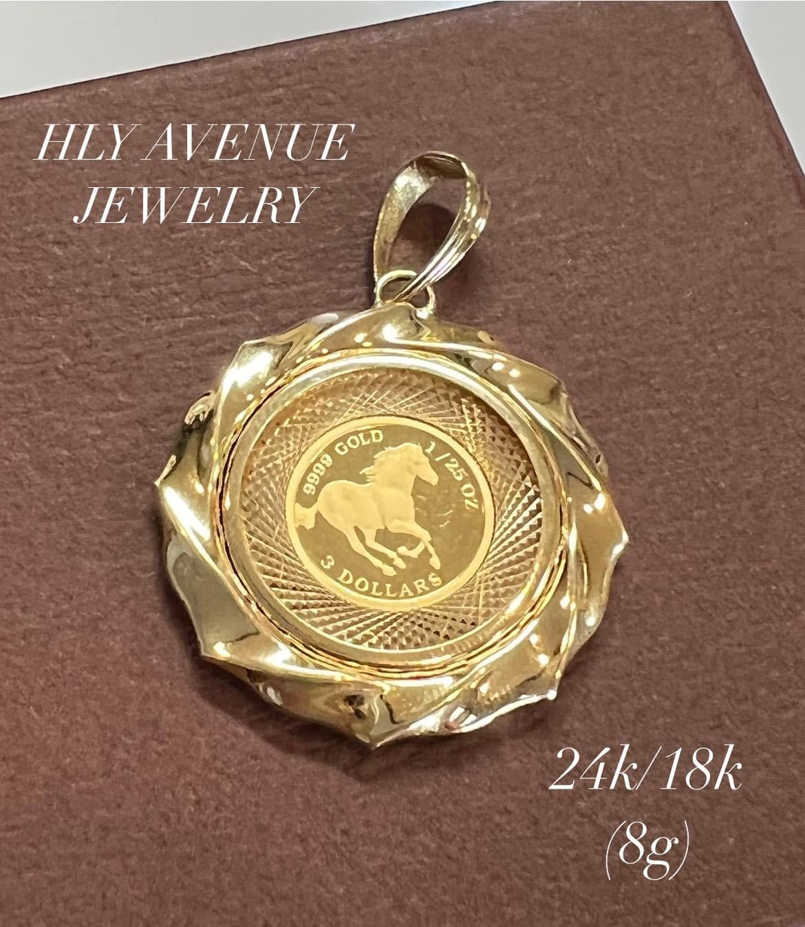 Horse/Elizabeth 24k/18k Japan Gold Glass Coin Pendant