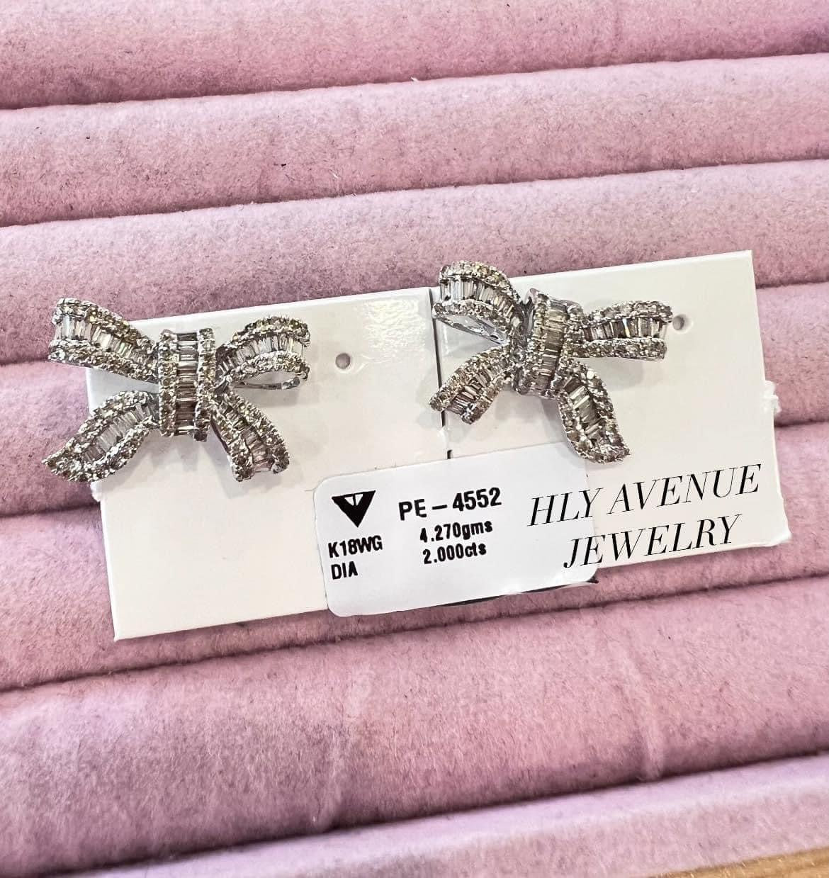 18k White Gold D2.00ct Ribbon Baguette Cut Diamond Earrings