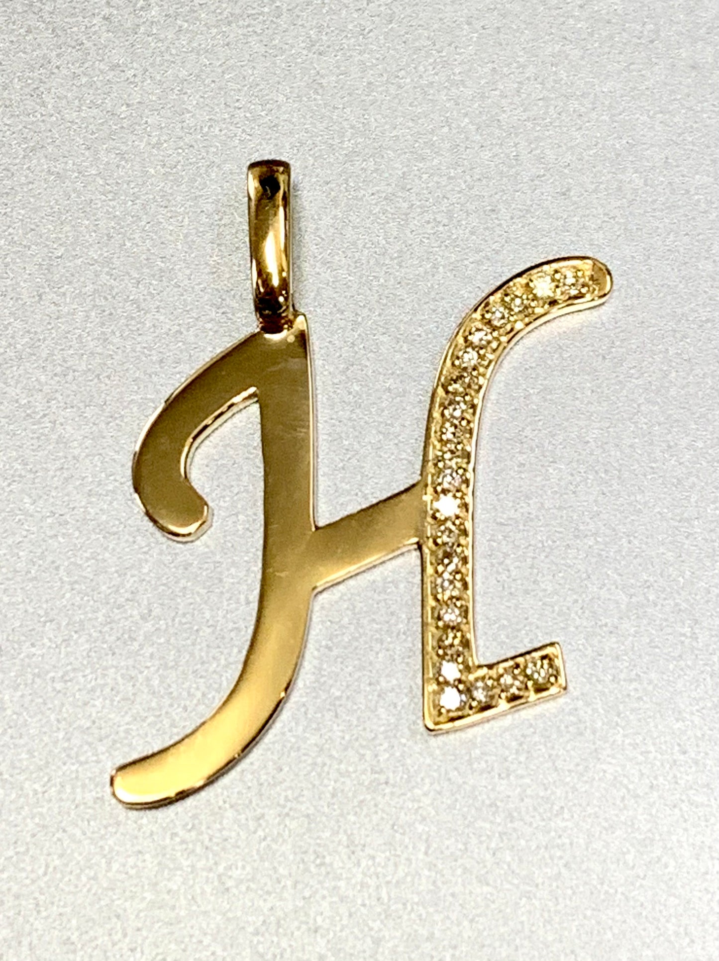 18k Gold Letter “H” Initial Pendant W/ 0.13ct. Diamonds