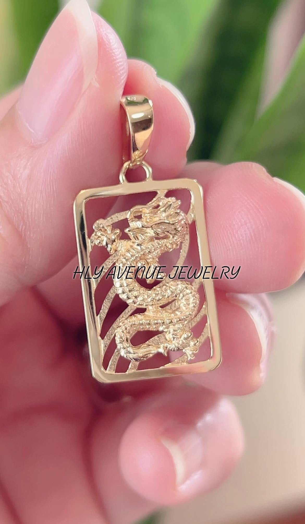 18k Dragon Pendant