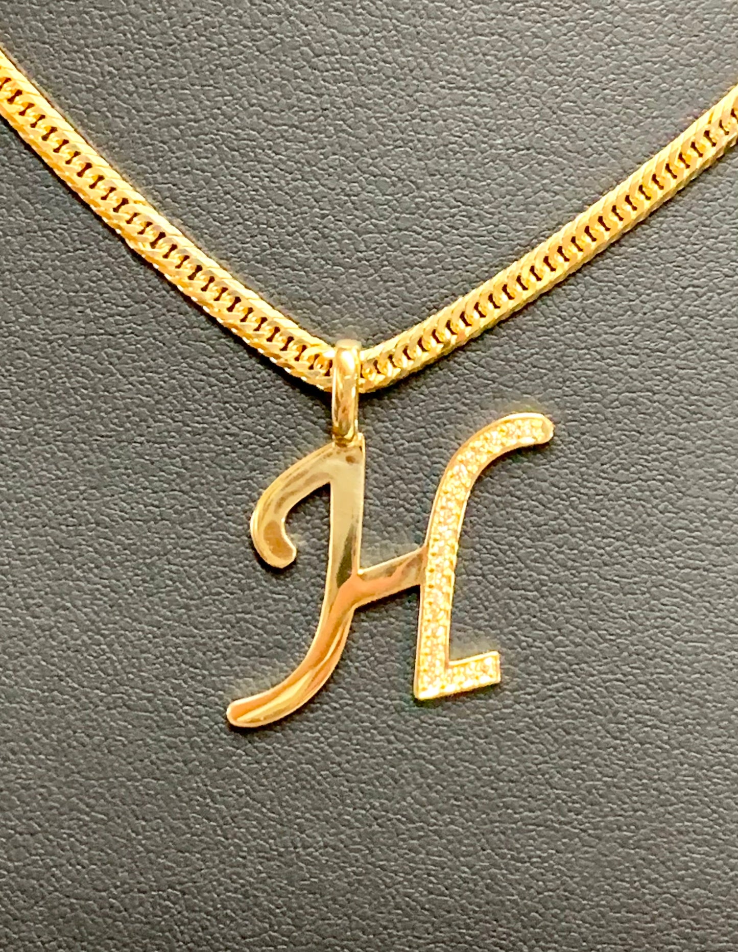 18k Gold Letter “H” Initial Pendant W/ 0.13ct. Diamonds