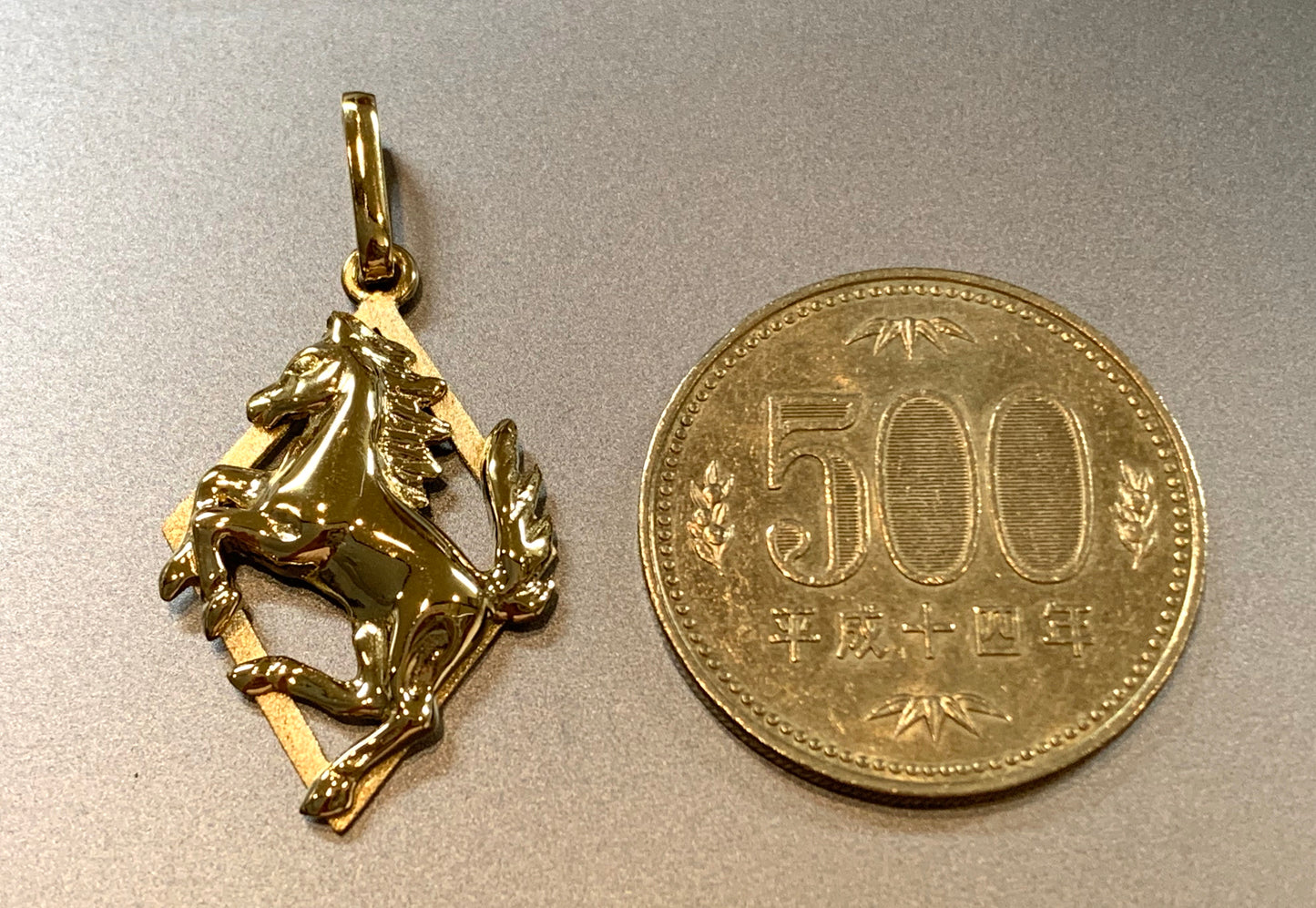 18k Japan Gold Lucky Horse Pendant Top
