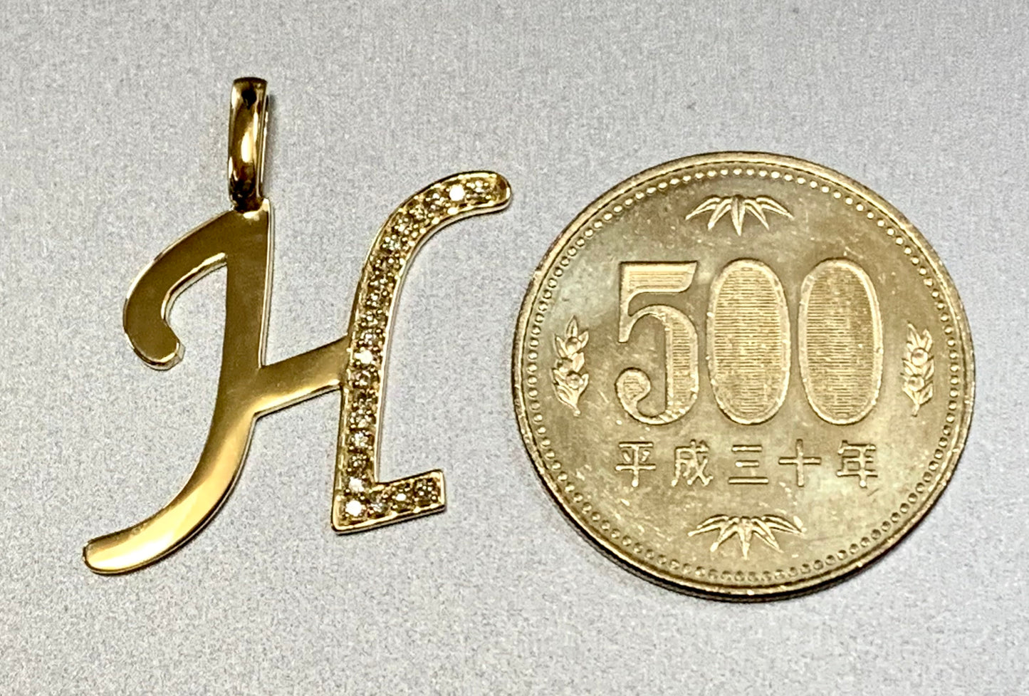 18k Gold Letter “H” Initial Pendant W/ 0.13ct. Diamonds