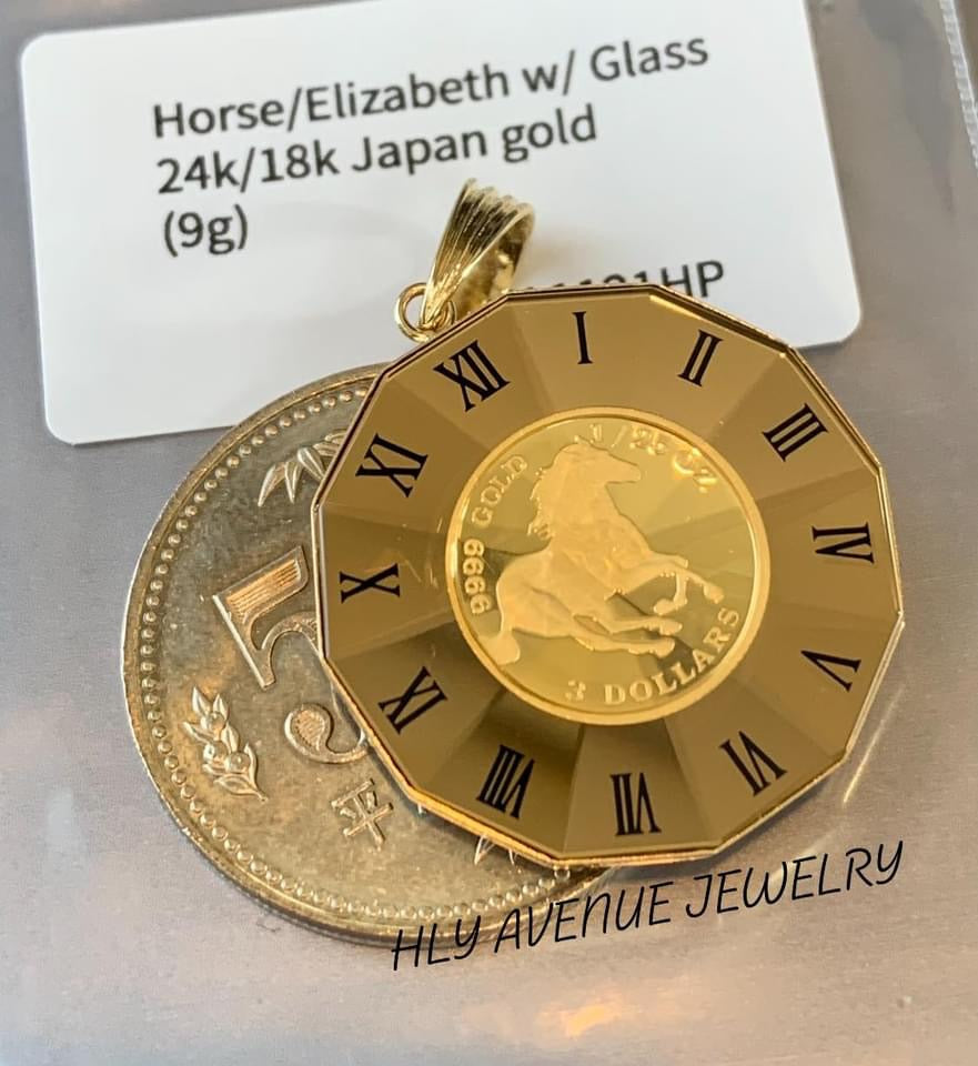 Horse/Elizabeth Reversible 24k/18k Frame W/ Glass Pendant