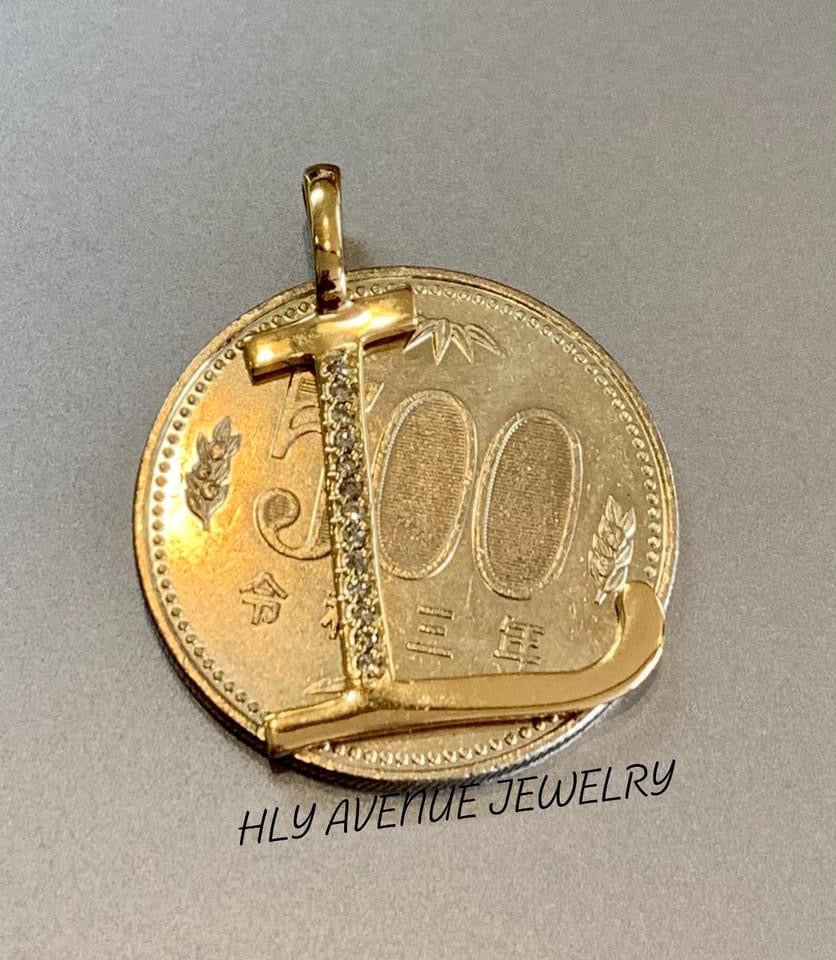 18k With Diamond Initial Pendant