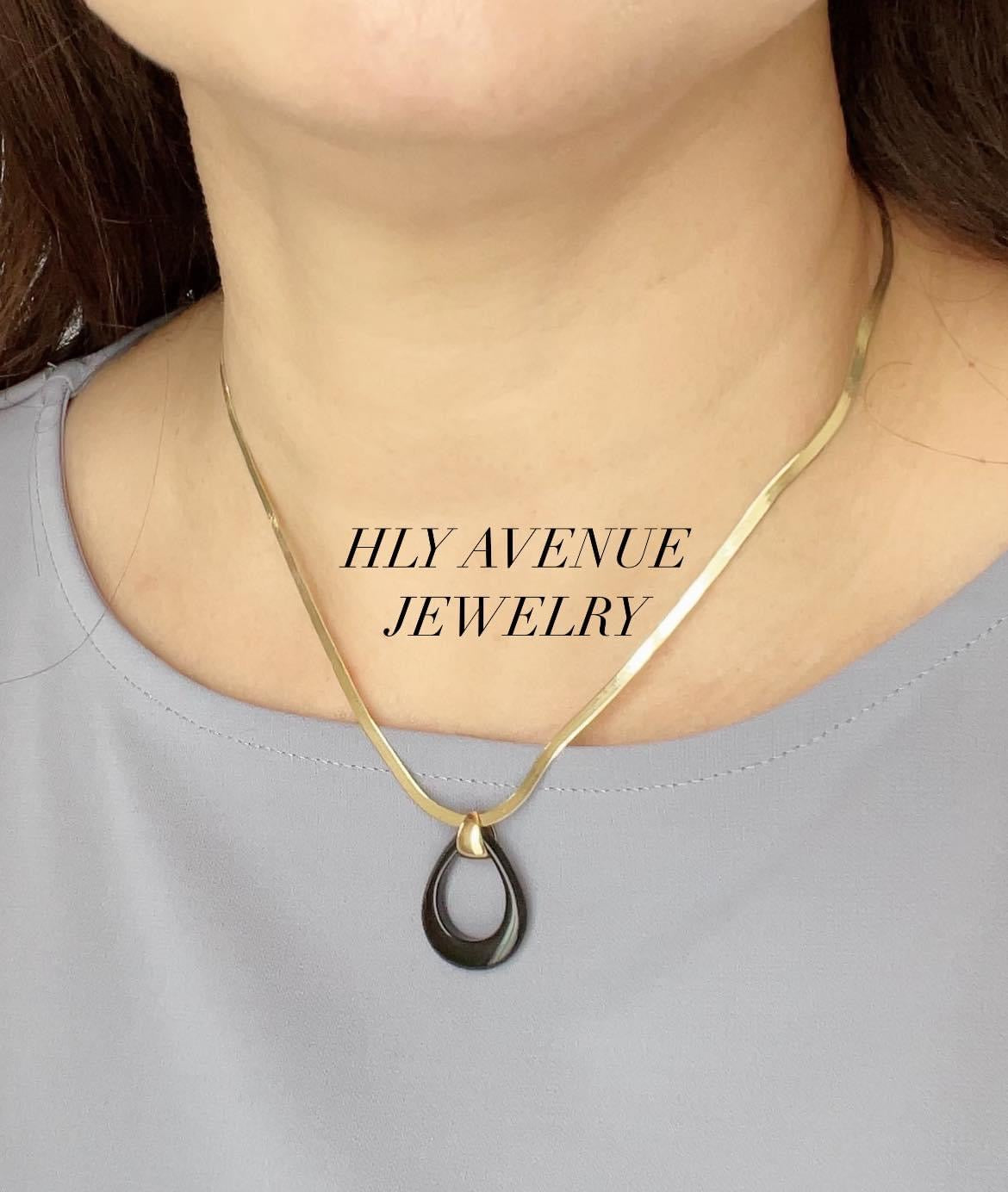 18k Onyx Pendant Flat Chain Necklace