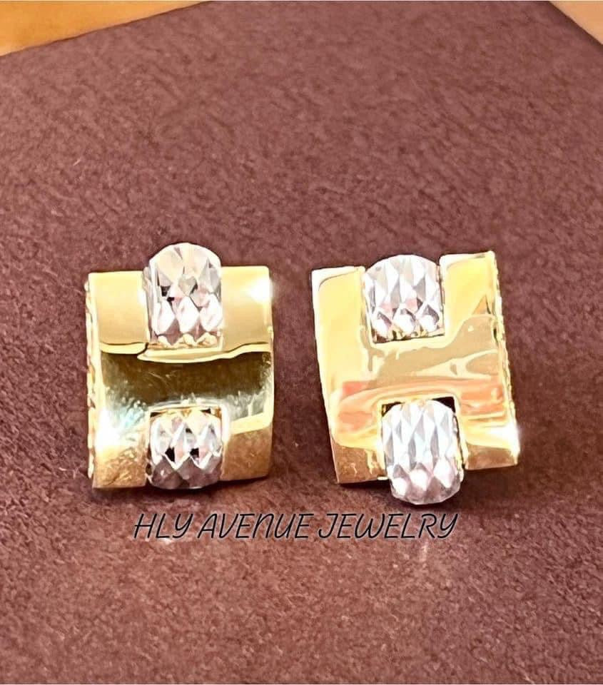 18k “H” WG/YG Combination Stud Earrings