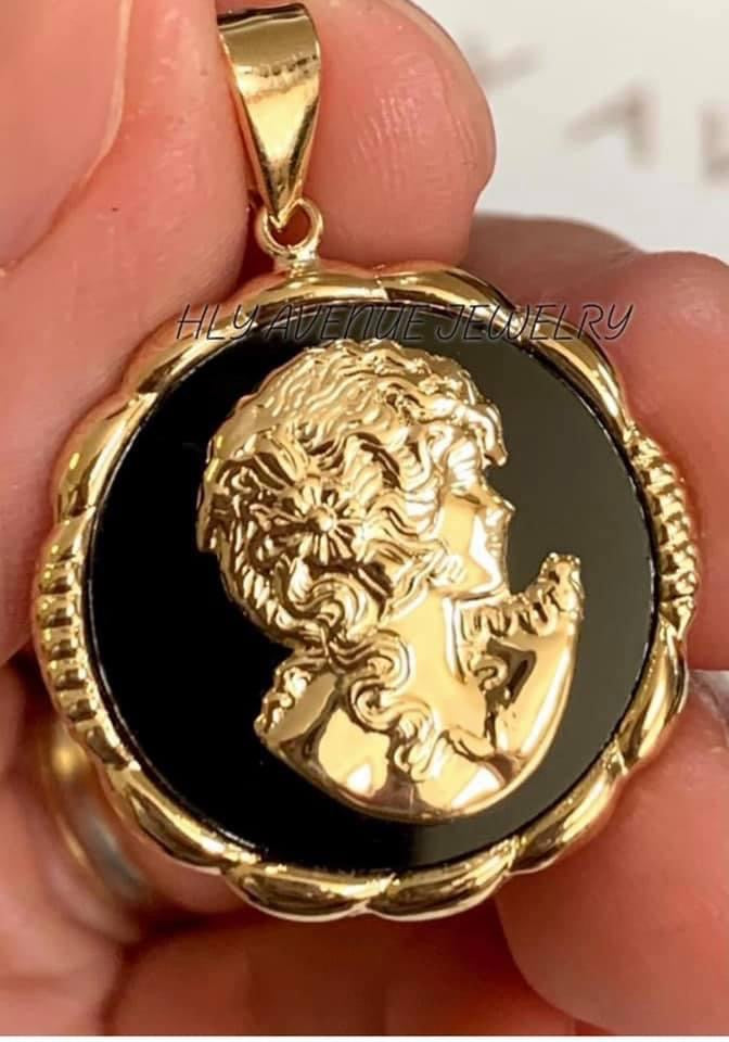 18K Japan Gold Onyx Cameo Pendant