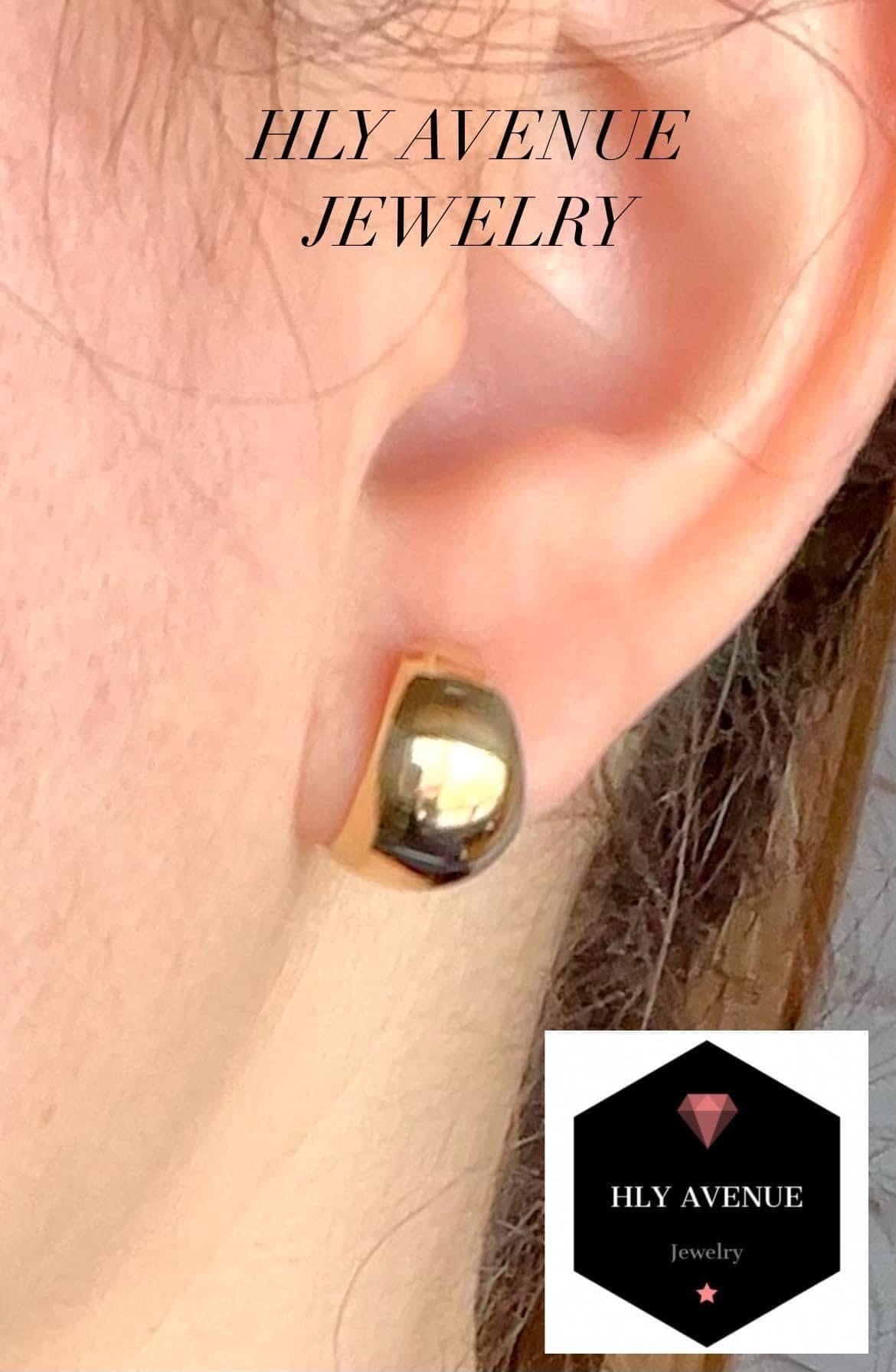 18K Yellow Gold Huggy Earrings