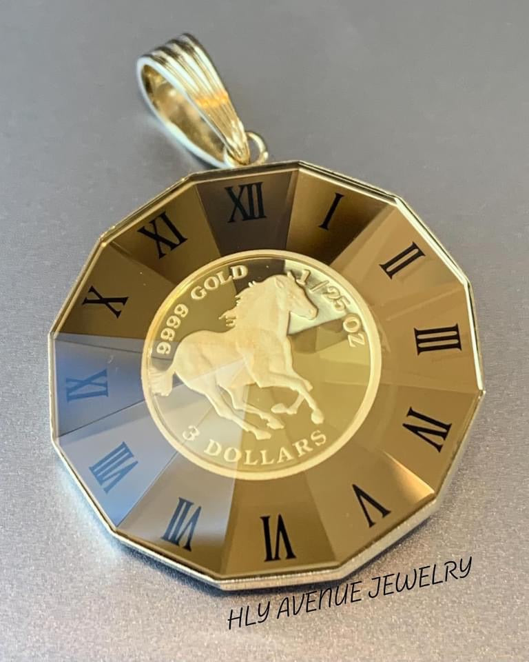 Horse/Elizabeth Reversible 24k/18k Frame W/ Glass Pendant