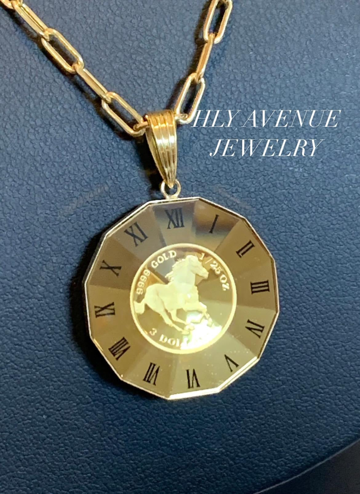 Horse/Elizabeth Reversible 24k/18k Frame W/ Glass Pendant