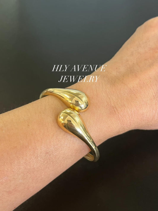 K18 Japan Gold Teardrop Bangle