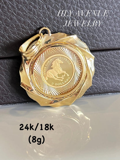 Horse/Elizabeth 24k/18k Japan Gold Glass Coin Pendant