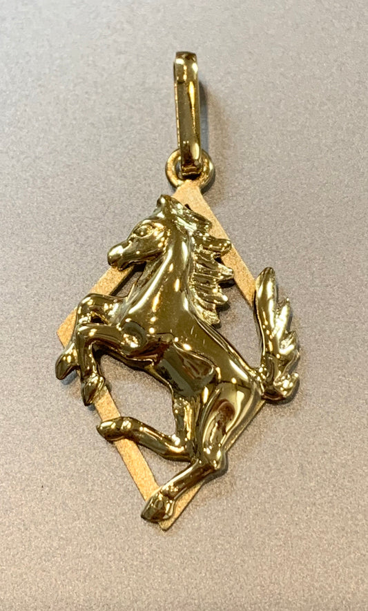 18k Japan Gold Lucky Horse Pendant Top