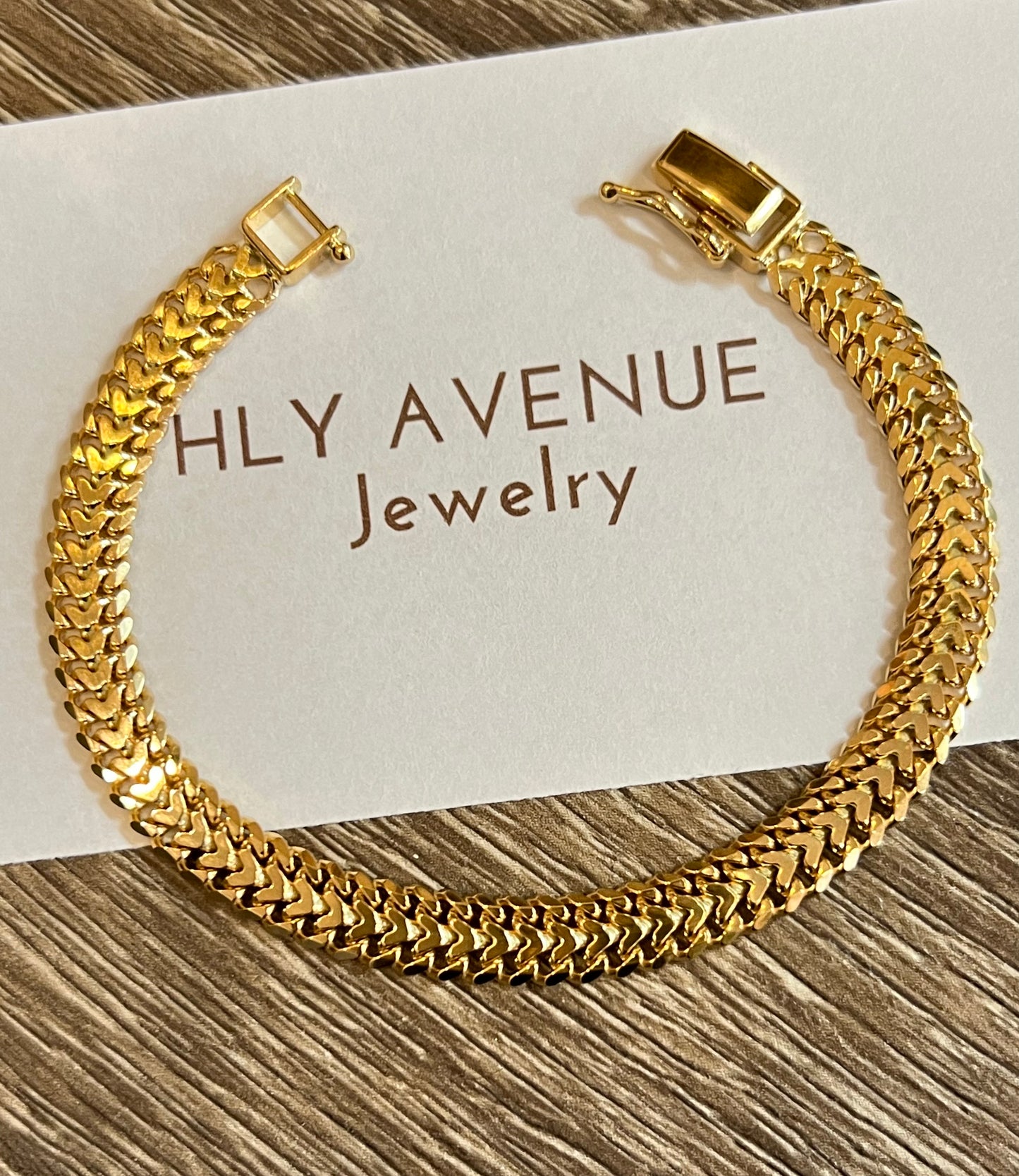 18k Japan Gold Heartbiz Bracelet