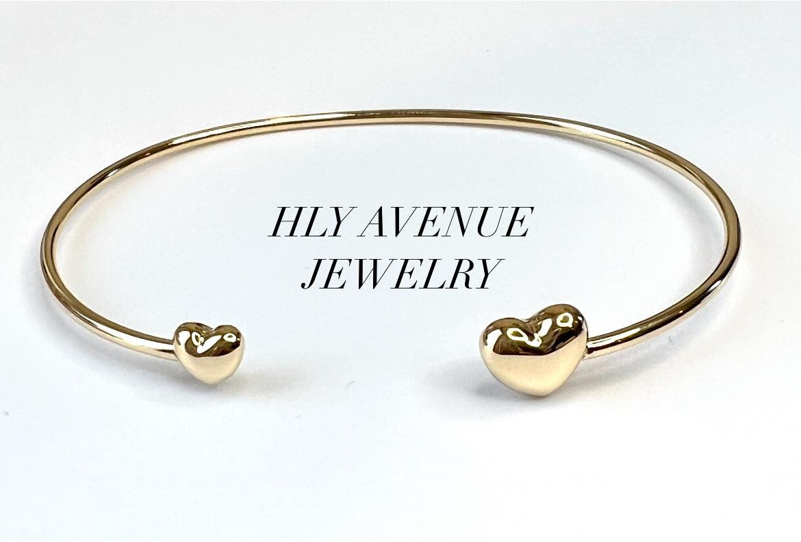 18k Heart Bangle